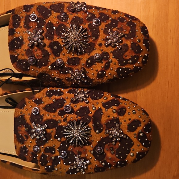 Leopard Print Women's Shoes - Picture 4 of 9